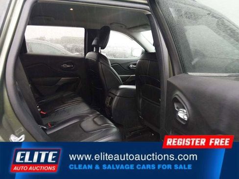 Used 2019 Jeep Cherokee Latitude Plus w/ Comfort/Convenience Group AWD/4WD image 15
