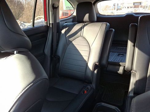 Used 2021 Toyota Highlander XLE image 12