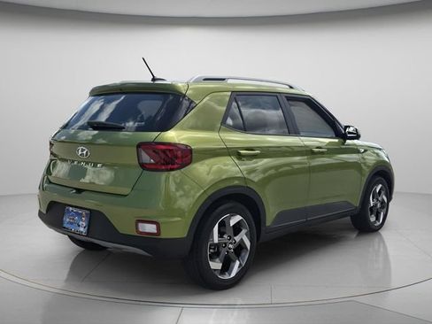 Used 2024 Hyundai Venue SEL FWD image 7