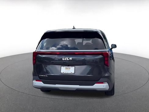 Used 2026 Kia Carnival FWD image 11