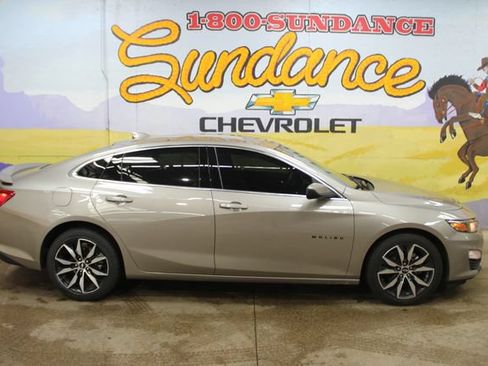 Used 2023 Chevrolet Malibu RS FWD image 1