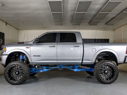 Used 2022 RAM 2500 Laramie w/ Night Edition AWD/4WD image 11