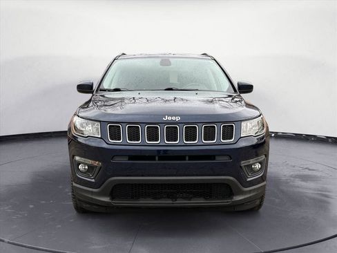 Used 2018 Jeep Compass Latitude w/ Cold Weather Group image 9