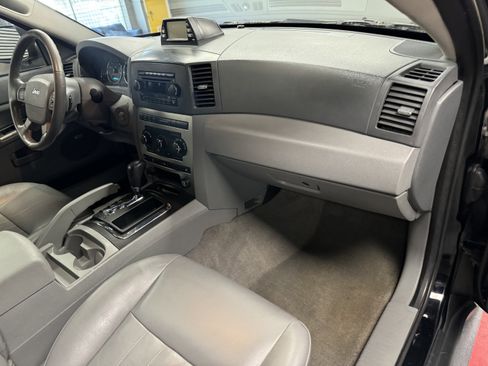 Used 2007 Jeep Grand Cherokee Laredo RWD image 13