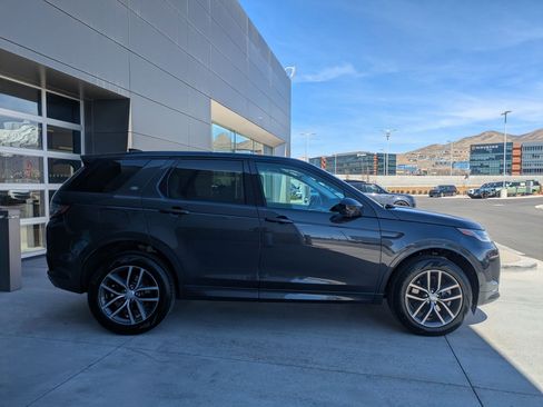 Certified 2025 Land Rover Discovery Sport S image 5