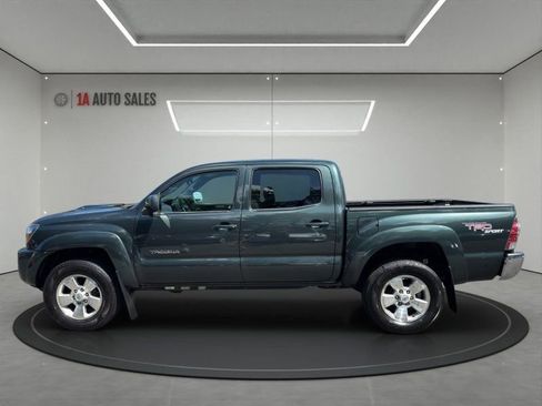 Used 2011 Toyota Tacoma 4x4 Double Cab image 2