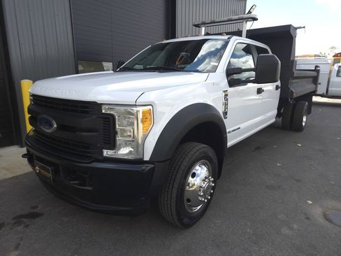 Used 2017 Ford F550 4x4 Crew Cab Super Duty image 3
