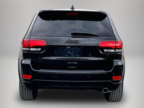 Used 2019 Jeep Grand Cherokee Altitude image 4