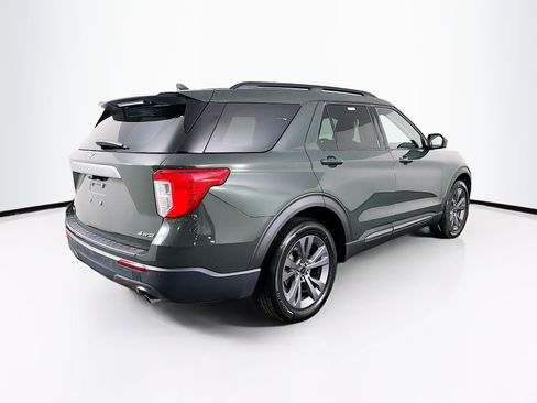 Used 2022 Ford Explorer XLT w/ Equipment Group 202A image 8