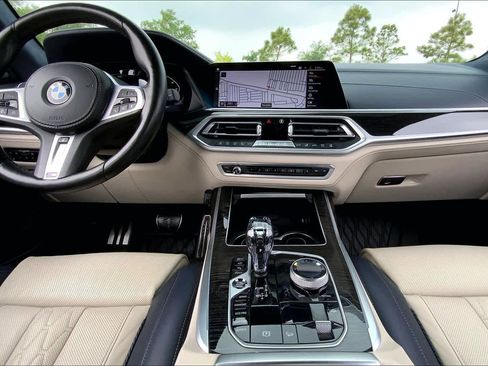 Used 2020 BMW X7 M50i AWD/4WD image 15