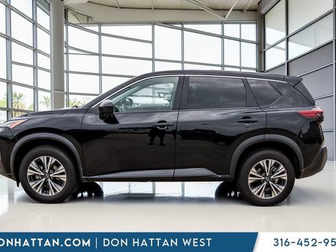 Used 2023 Nissan Rogue SV FWD image 2