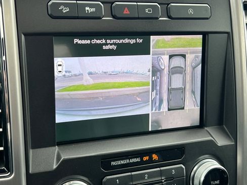 Used 2019 Ford F150 Platinum w/ Equipment Group 701A Luxury image 28