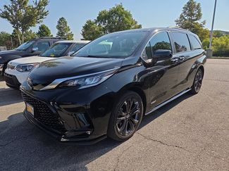 Used 2021 Toyota Sienna XSE w/ XSE Plus Package FWD video 2