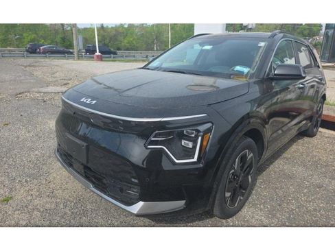 Used 2024 Kia Niro Wave w/ Wave Preserve Package FWD image 1