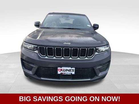 New 2025 Jeep Grand Cherokee Laredo image 3