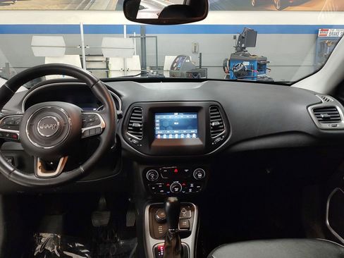 Used 2018 Jeep Compass Latitude w/ Popular Equipment Group image 17