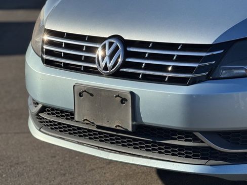 Used 2012 Volkswagen Passat TDI SE image 5