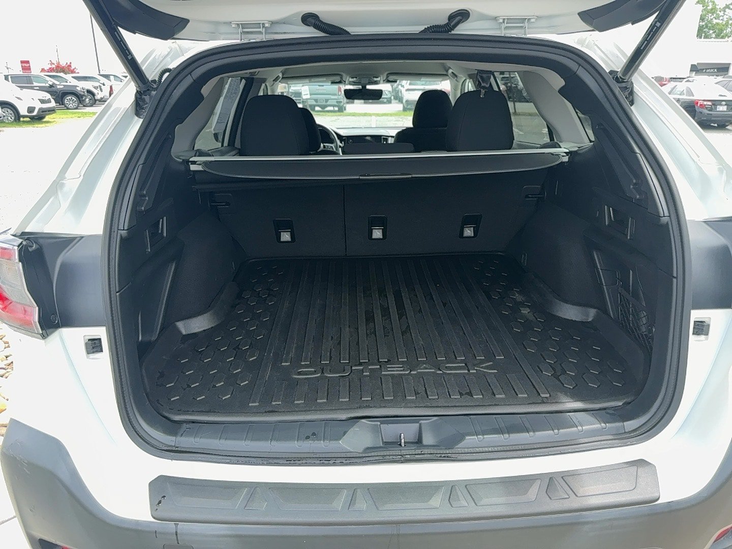 Used 2024 Subaru Outback Premium AWD/4WD image 8