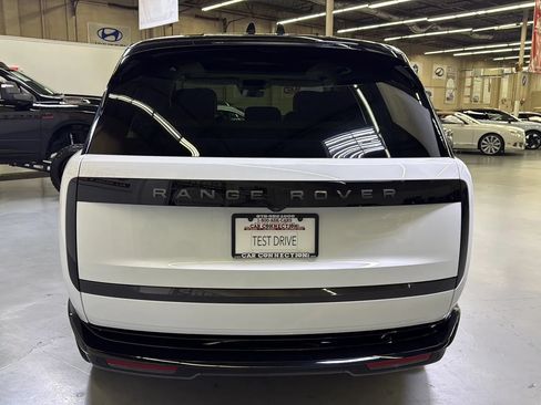Used 2024 Land Rover Range Rover SE AWD/4WD image 11