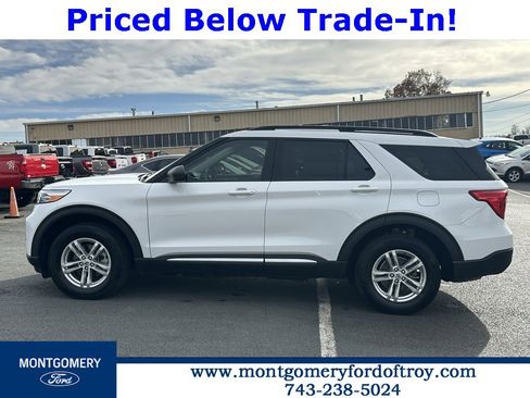 Used 2023 Ford Explorer XLT w/ Equipment Group 202A image 3