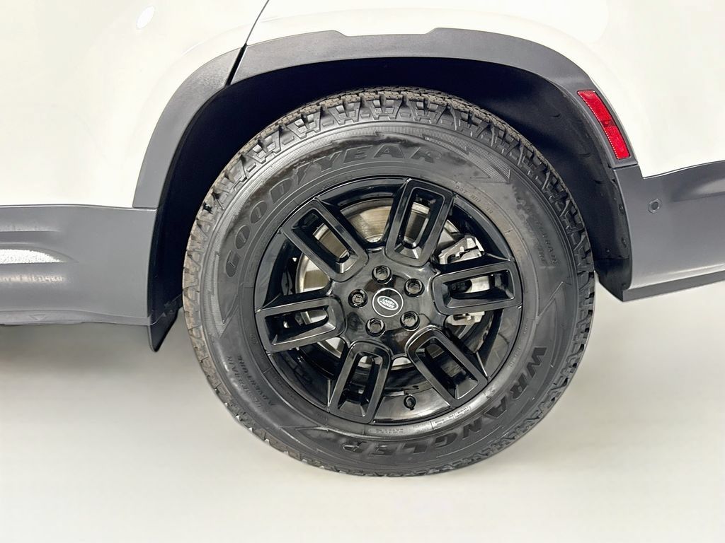 Used 2024 Land Rover Defender 130 S AWD/4WD image 31