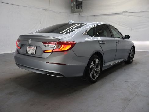 Used 2018 Honda Accord EX image 7