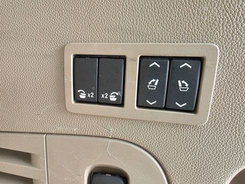 Used 2015 Chevrolet Tahoe LTZ image 38