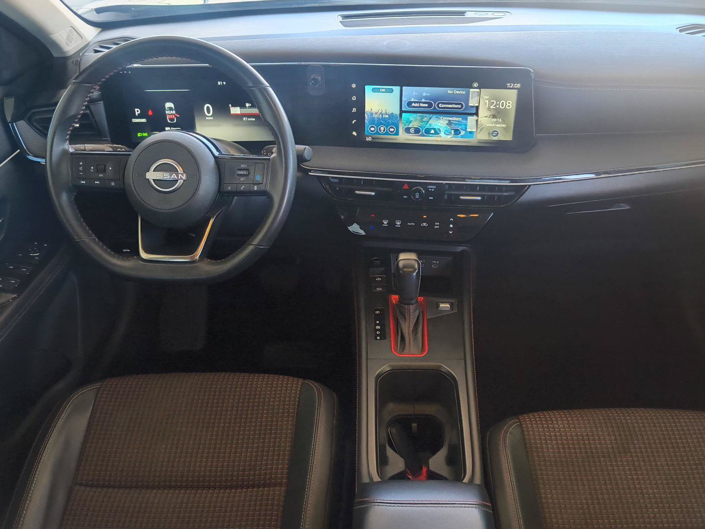 Used 2025 Nissan Kicks SR FWD image 33