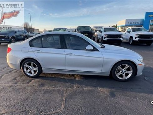 Used 2015 BMW 320i Sedan image 9