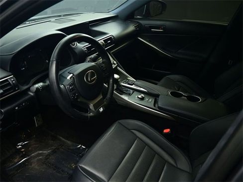 Used 2017 Lexus IS 300 F Sport w/ F Sport Package image 18