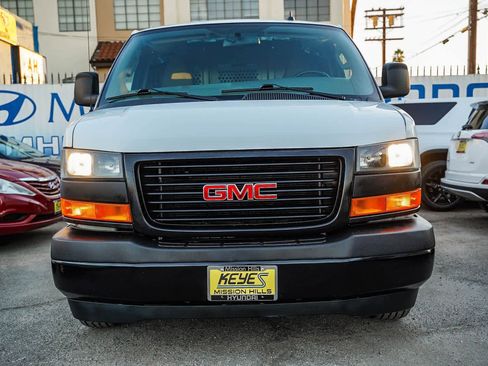 Used 2022 GMC Savana 2500 w/ Driver Convenience Package image 2
