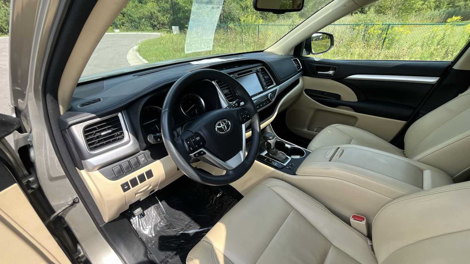 Used 2016 Toyota Highlander XLE w/ Protection Package #3 AWD/4WD image 14