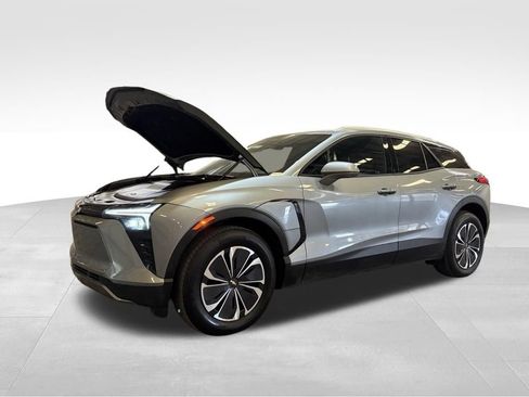 Used 2024 Chevrolet Blazer EV LT image 13