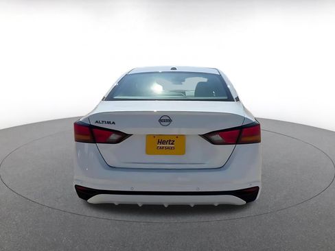 Used 2025 Nissan Altima 2.5 SV FWD image 10