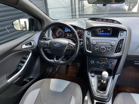 Used 2018 Ford Focus ST image 22