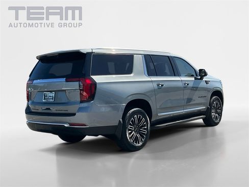 New 2026 GMC Yukon XL Elevation image 7
