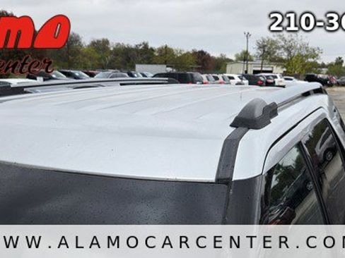 Used 2015 Ford Explorer XLT w/ Equipment Group 202B image 9