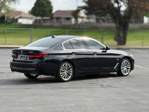 Used 2023 BMW 530e xDrive w/ Premium Package AWD/4WD image 5