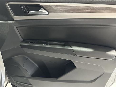 Certified 2020 Volkswagen Atlas Cross Sport SE w/ Panoramic Sunroof Package image 39