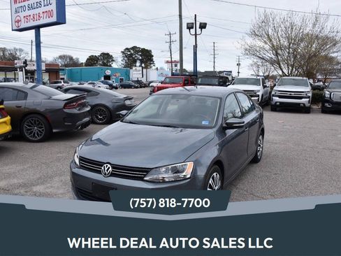 Used 2012 Volkswagen Jetta SE FWD image 1