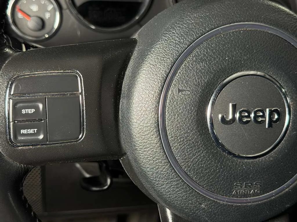 Used 2018 Jeep Wrangler Sport AWD/4WD image 31