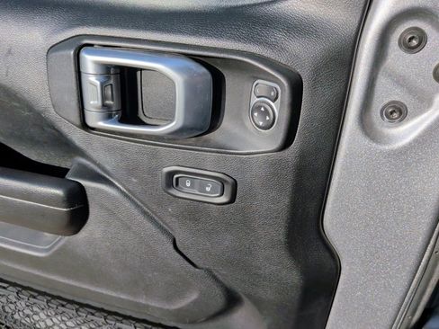 Used 2020 Jeep Wrangler Unlimited Sport S image 11