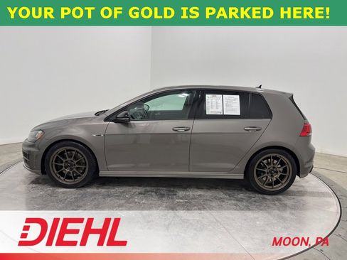 Used 2017 Volkswagen Golf R 4-Door image 4