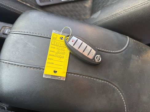 Used 2020 Nissan Rogue SV image 27