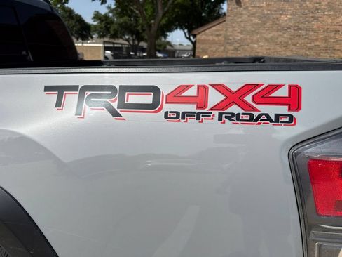 Certified 2021 Toyota Tacoma TRD Off-Road w/ TRD Premium Off Road Package AWD/4WD image 14
