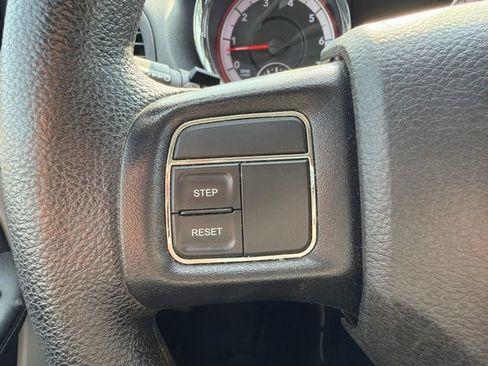 Used 2020 Dodge Grand Caravan SE FWD image 18
