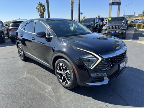 Used 2024 Kia Sportage EX FWD image 2