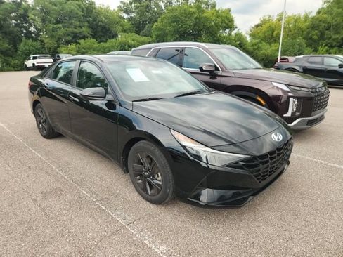 Used 2023 Hyundai Elantra SEL FWD image 1