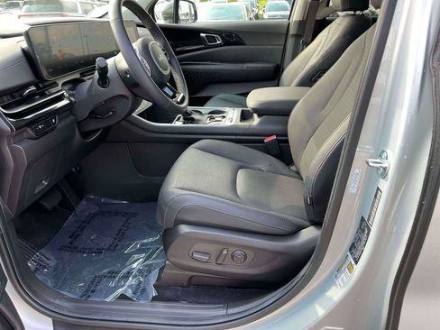 Certified 2026 Kia Carnival SX Prestige FWD image 17