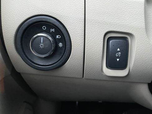 Used 2014 Ford Taurus SEL w/ Equipment Group 201A image 14